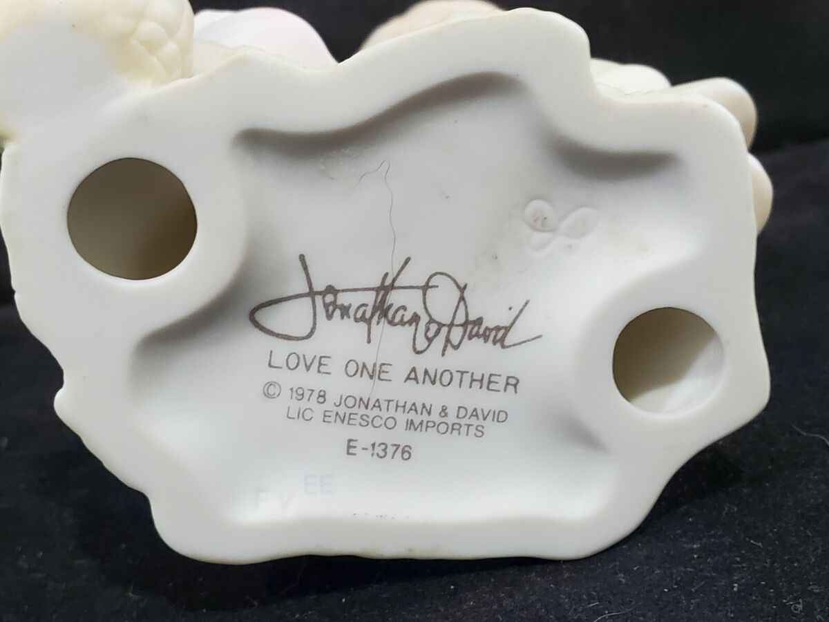 Vintage 1978 Precious Moments LOVE ONE ANOTHER Original 21 Vintage 1978 Precious Moments LOVE ONE ANOTHER Original 21