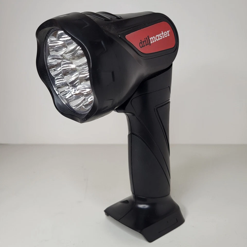 Taladro inalámbrico Drill Master 18V con batería de NiCd, cargador y linterna Foto 4 de 4