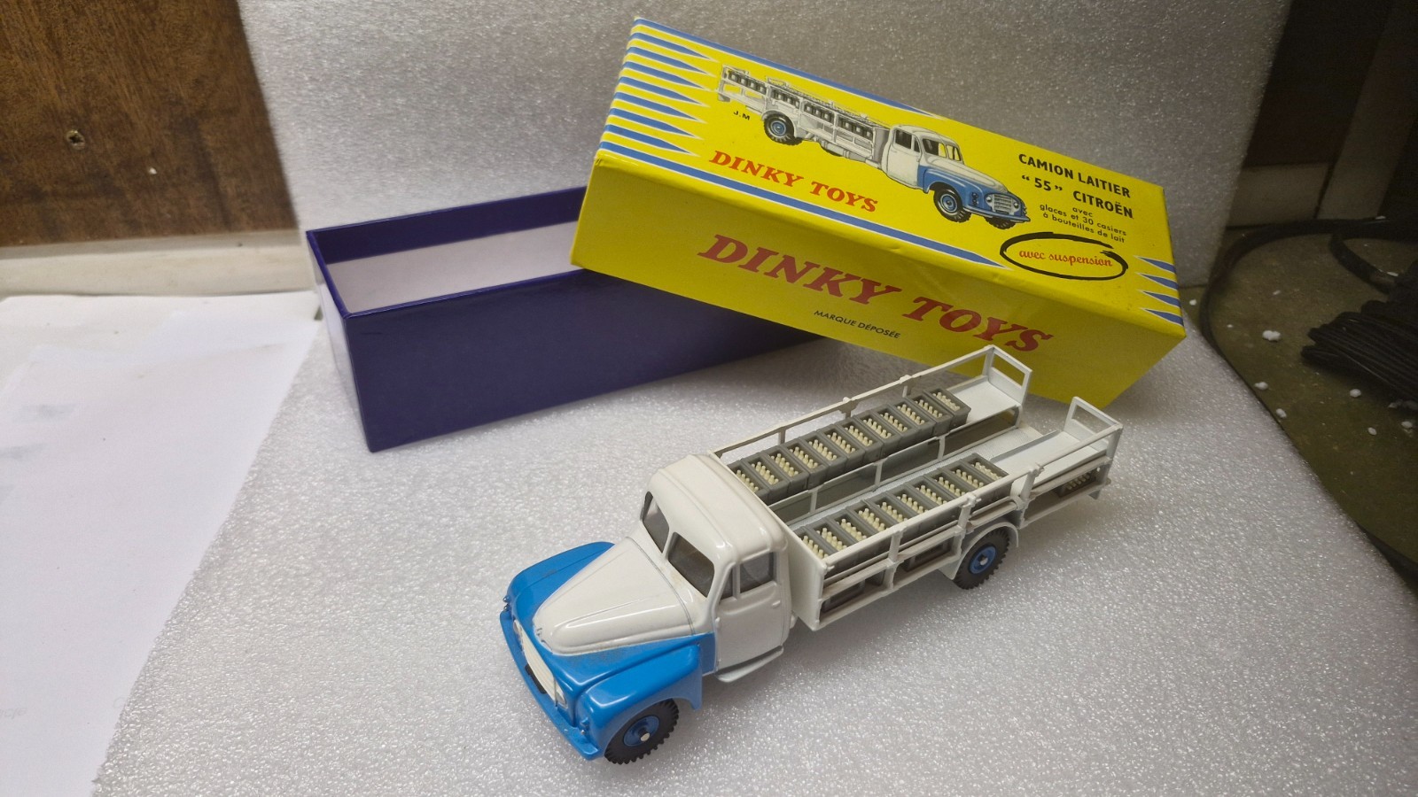 Dinky 586, Citroen P55 Milk Truck - Free Price Guide & Review