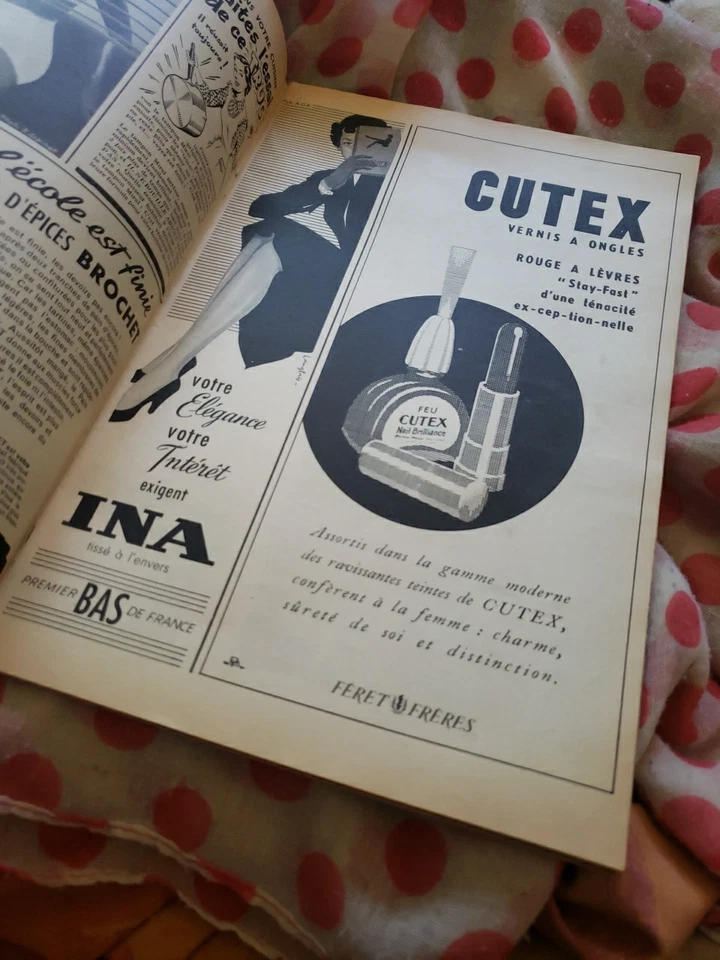 Modes & Traveaux French Fashion Magazine March (Mars) 1953 - Image 2 of 4