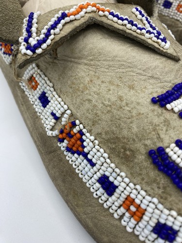 NATIVE AMERICAN BEADED MOCCASINS , Rare Pinwheel Beads , Unknown Age ? - 第 7/16 張圖片