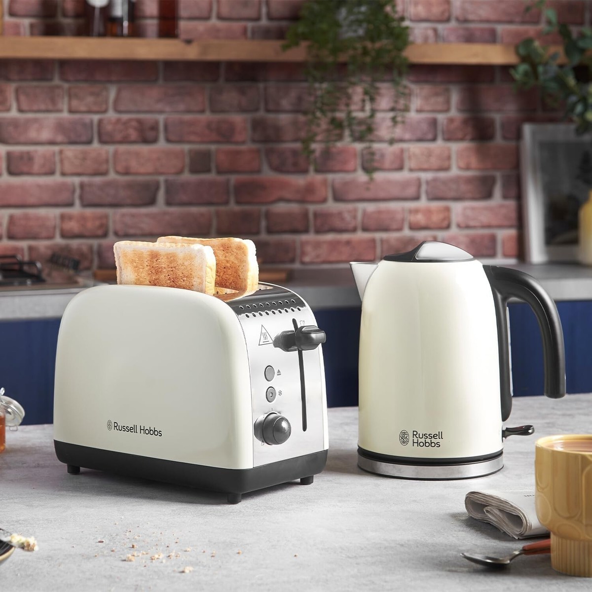 Russell Hobbs Colours Plus Cream 3KW Kettle Slice Toaster Matching  Set