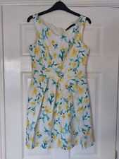 D93 WOMANS ZARA GREEN YELLOW FLORAL SLEEVESS V NECK SUMMER DRESS UK M EUR M