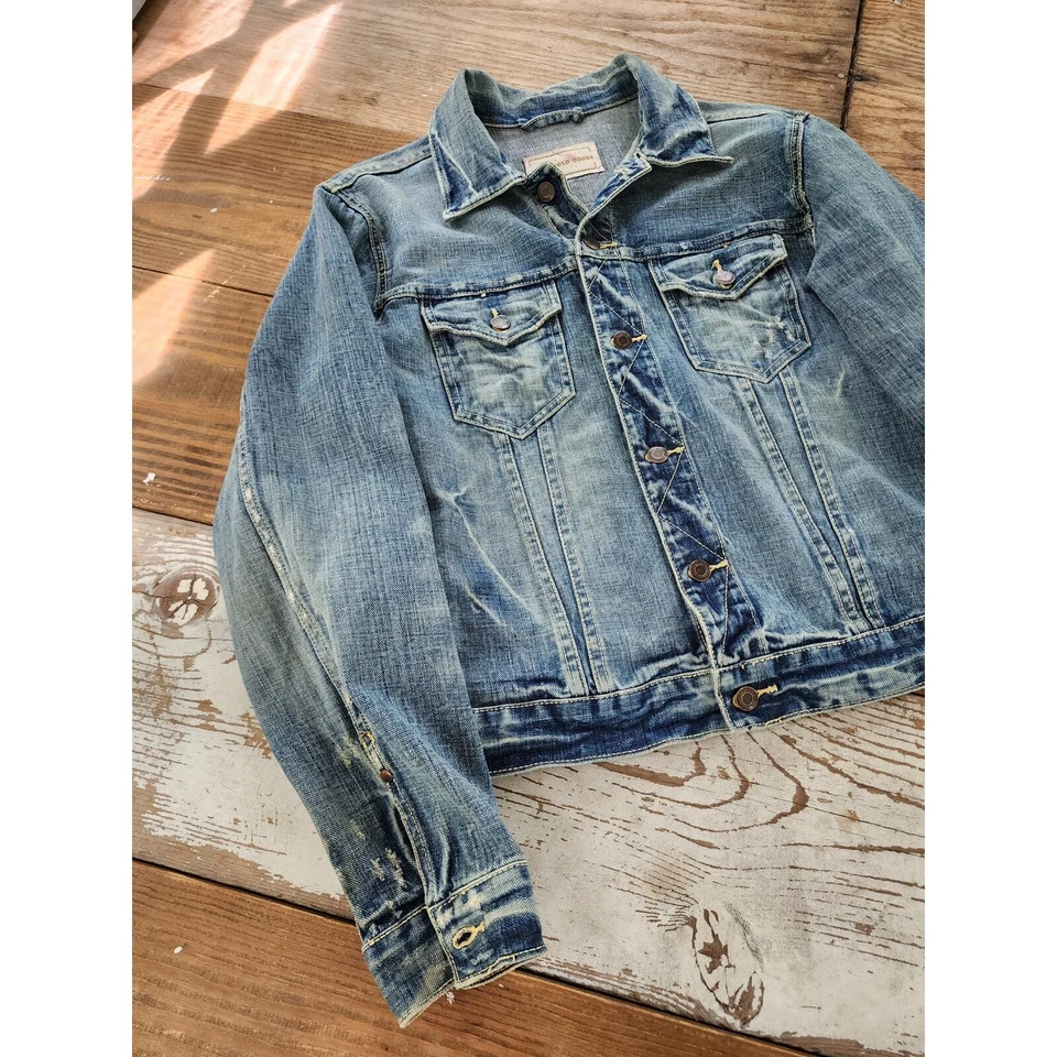 Chaqueta vaquera con parche de edredón azul y blanco talla grande Foto 3 de 4