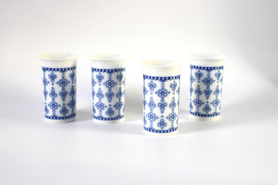 Wallendorf porcelain 4 liquor cups or small vases from GDR East nostalgia