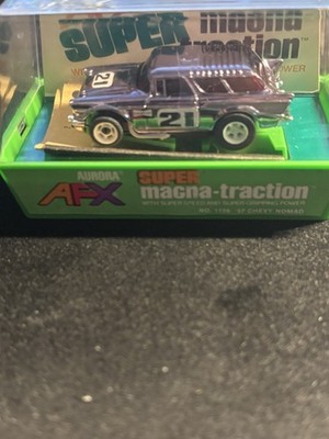 Aurora AFX Super Magna-Traction '57 Nomad Slot Car #21 Chrome w/case MINT MINT !