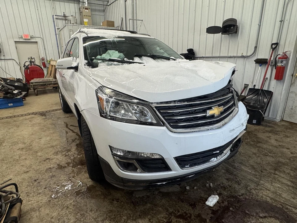 Lámpara delantera antiniebla Chevrolet Traverse R; 13 14 15 16 17 Foto 4 de 4