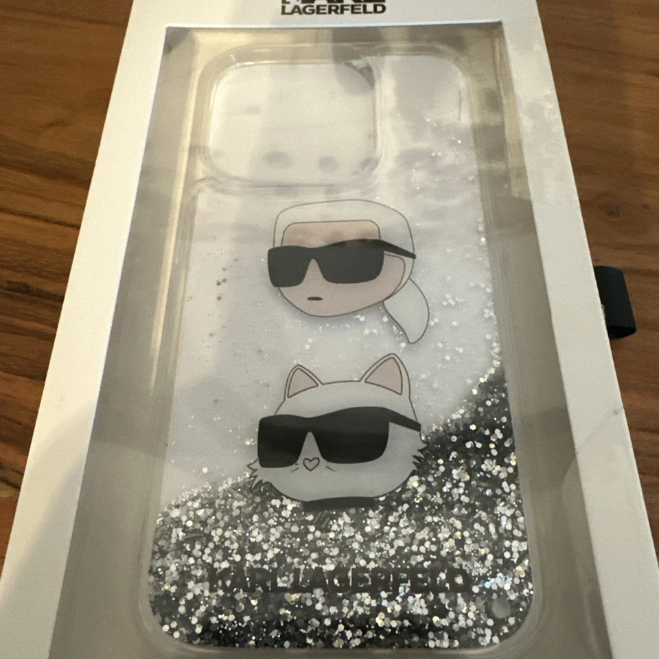 IPHONE 15 PRO - PC/TPU BLANCO ESTUCHE RÍGIDO BRILLO LÍQUIDO - KARL LAGERFELD Foto 3 de 4