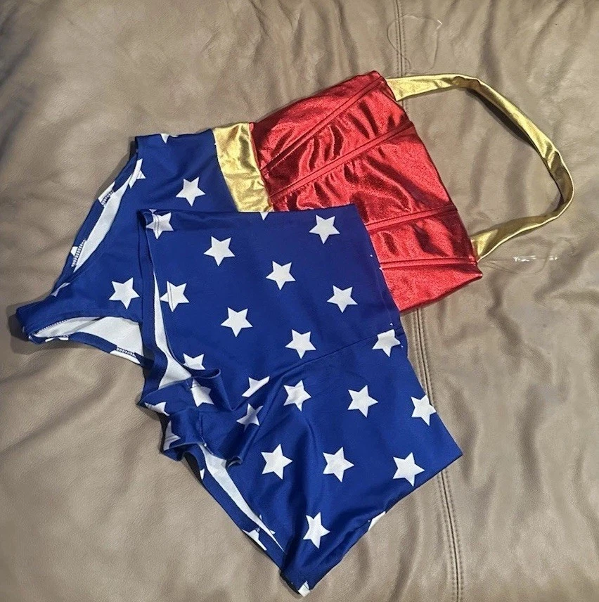 Disfraz de Mujer Maravilla de Windsor parte superior e inferior talla S con diadema y pulseras Foto 2 de 4