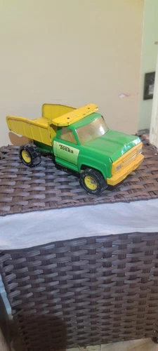 Vintage 1970’s Tonka Green and Yellow Dump Truck Pressed Steel Model 13190
