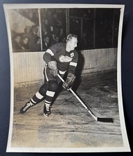 Circa 1947 Type 1 Photo Detroit Red Wings Bill Quackenbush Hockey NHL
