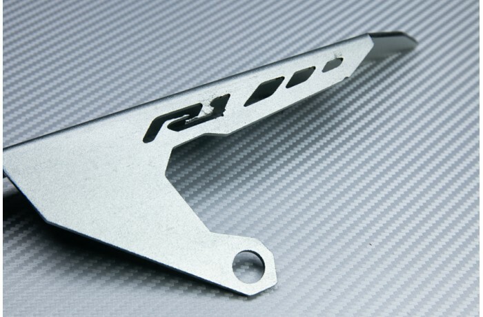 Cache chaîne YAMAHA YZF R1 anti-projections titane robuste - 3