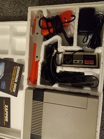 Nintendo NES Action Set Home Console - Complete In Box CIB - Very Nice - Look!