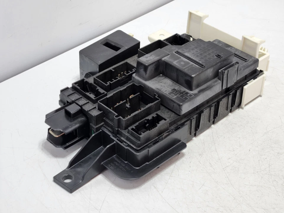 ✅ Caja de conexiones relé de fusibles multifunción Ford Mustang GT 10-11 OEM Foto 2 de 4