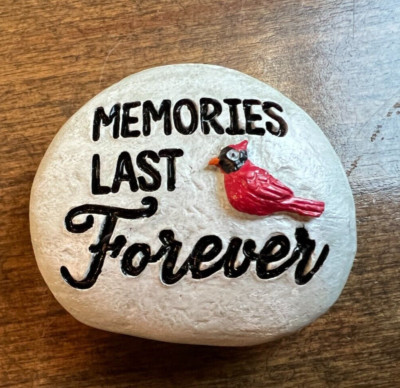 Ganz Resin CARDINAL Stone ''Memories Last Forever'' 1 3/4'' x 1 1/2'' (A)