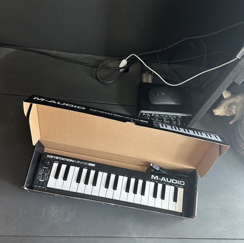 M-Audio Keystation Mini 32 MK3 32-key Keyboard Controller - Picture 2 of 4