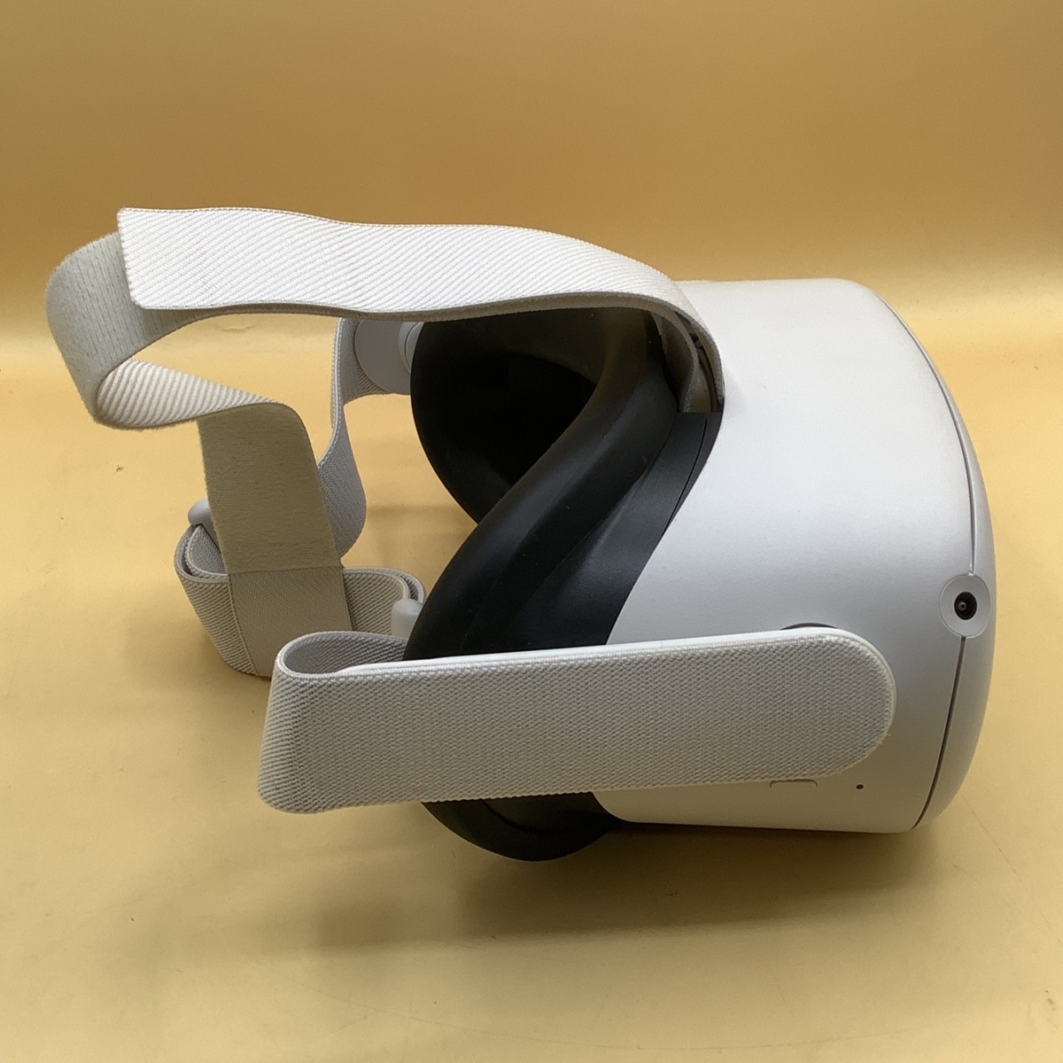 Oculus Quest 2 128GB Standalone All-in-One VR Headset KW49CM