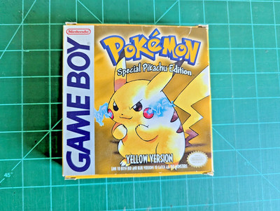 Vintage Nintendo Gameboy Pokemon Yellow Special Pikachu Edition CIB 1st Print