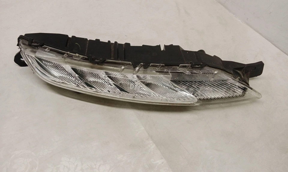 Indicatore di direzione anteriore destro Citroën C4 Grand Picasso I UA 9676036280 1.2 27647979 - Immagine 3 di 4