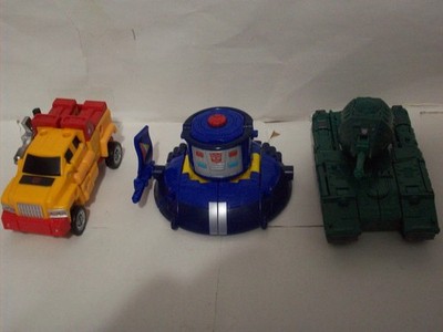 Transformers Generations Selects GoBots three-pack, pick figure