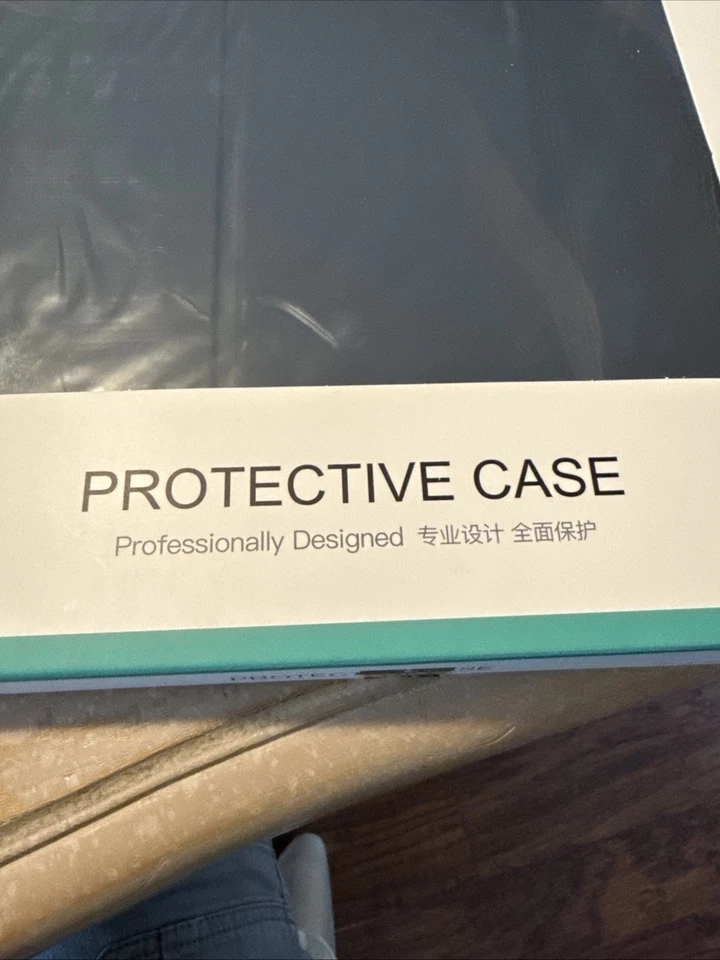 ESR Case for iPad Pro 11.1 inch, Lightweight Smart, Black - Image 2 of 4