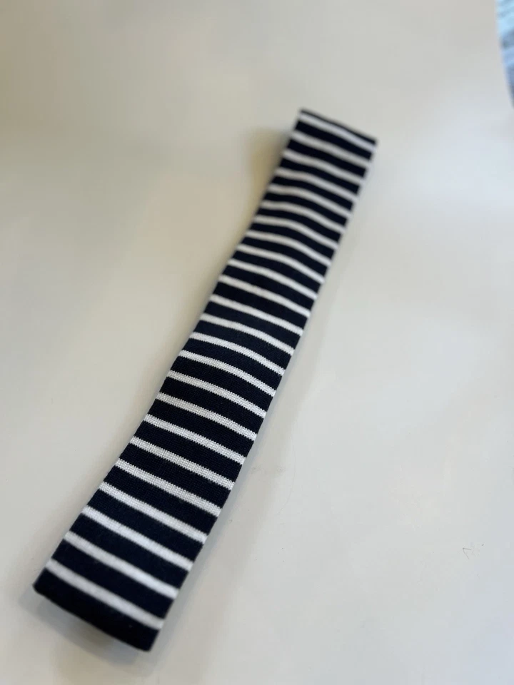 Gravata Hugo Boss de malha com fundo quadrado/feita na Itália - Imagem 2 de 4