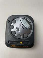 Sony Walkman SRF-M35 AM/FM Radio Clock Vintage W/ Belt Clip