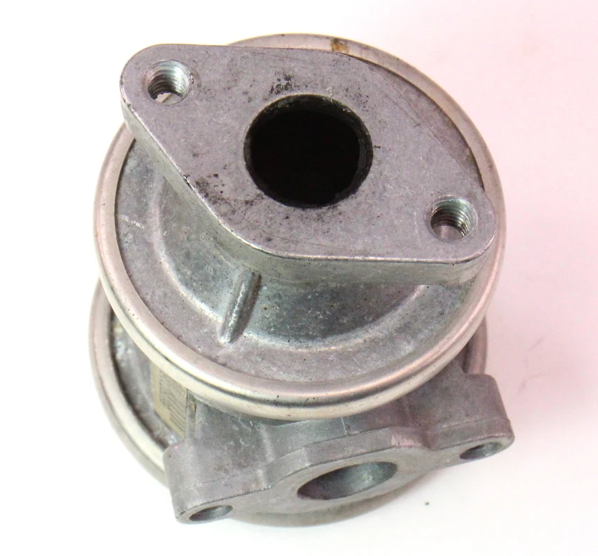 Válvula LH EGR 98-05 VW Passat B5 Audi A4 A6 V6 AHA ATQ ~ Original ~ 078 131 101 N Foto 3 de 3