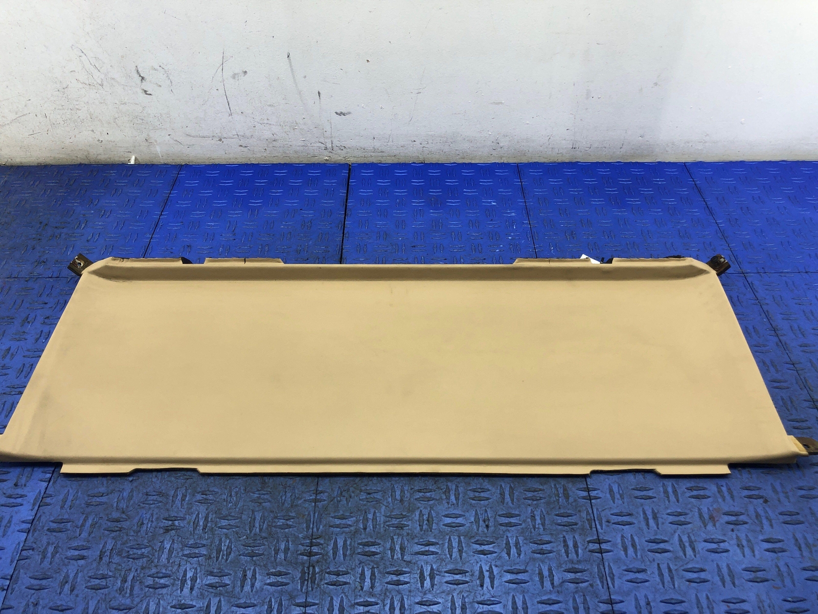 2006-2018 ASTON MARTIN VANTAGE REAR CABIN CENTER TRIM PANEL BEIGE 6G33-465A03-AB