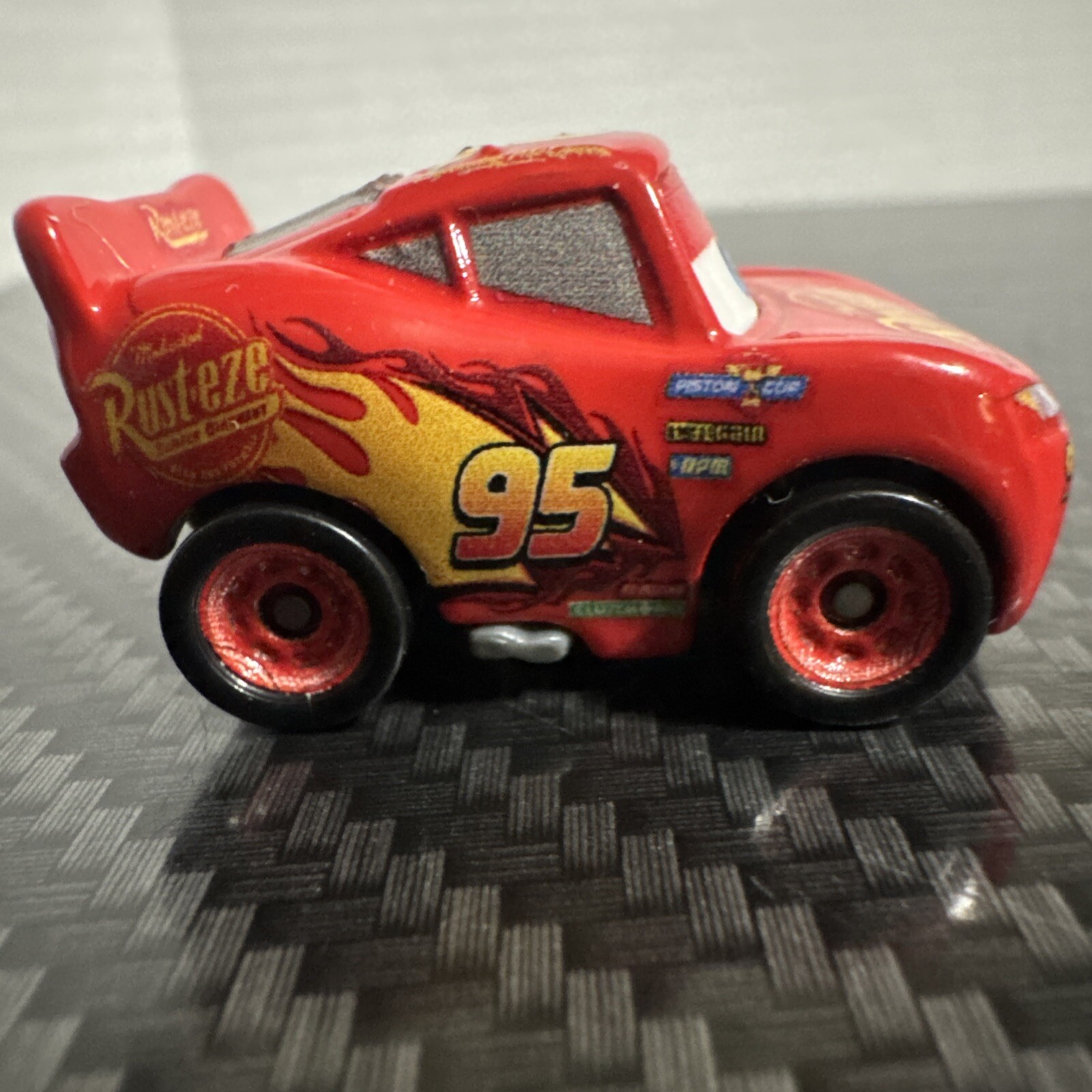 Mini Racer Rust Eze Wrap Disney Pixar Cars Mini Racers Metallic Rust Eze Lightning McQueen ...