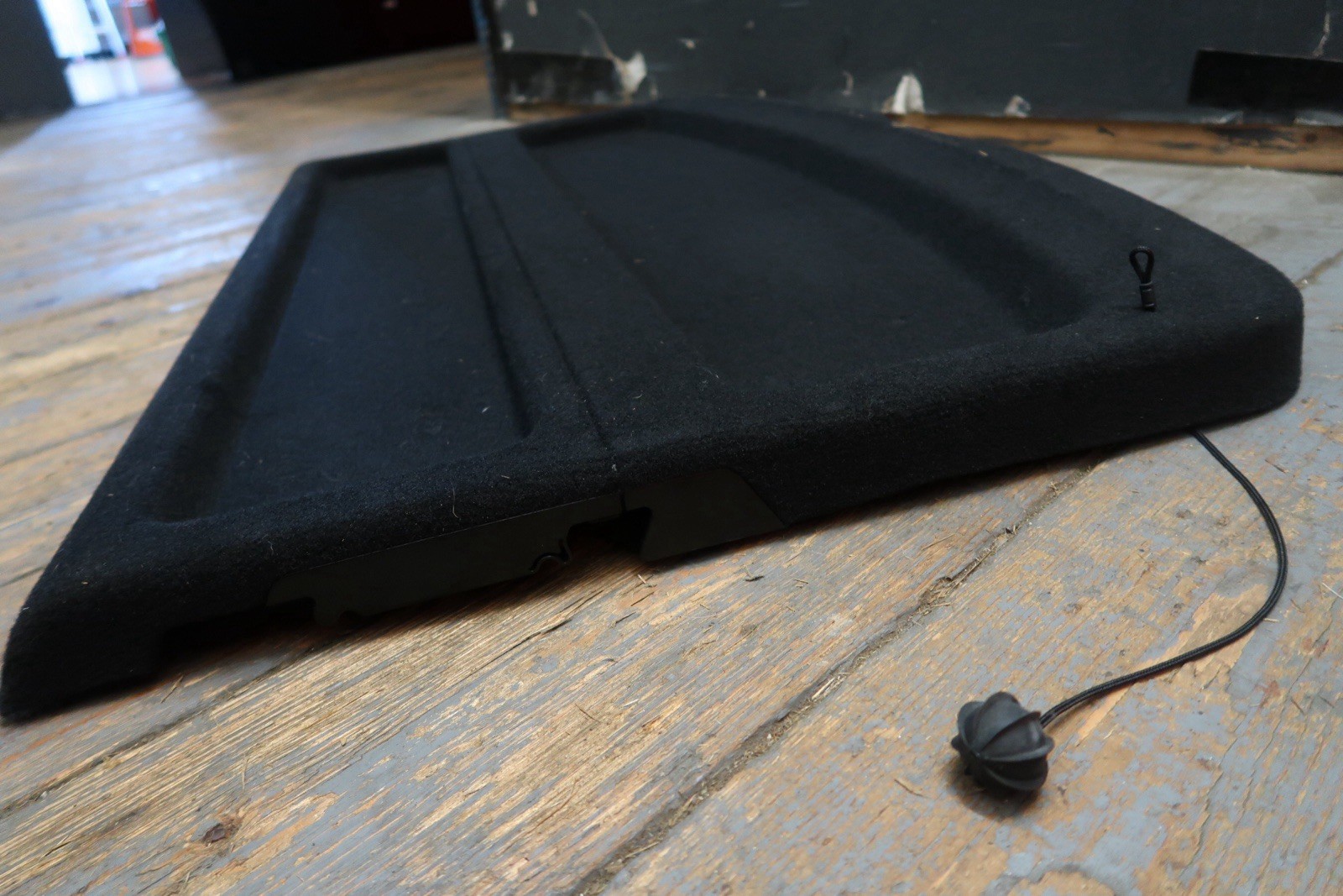 SKODA SUPERB PARCEL SHELF BOOT LOAD COVER HATCH 3V5867769E MK3 2015 - 2024 image 3