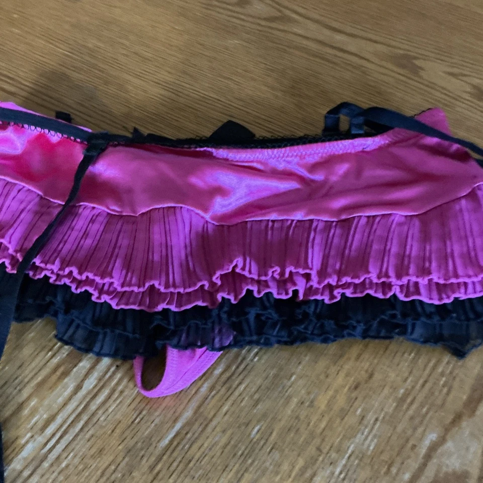 Falda Lencería Playboy Rosa Y Negra Grande Foto 3 de 4