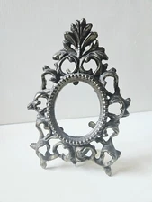 Vintage Rococo Ornate Small 8" Easel Back/Wall Goldtone Metal Oval Picture Frame