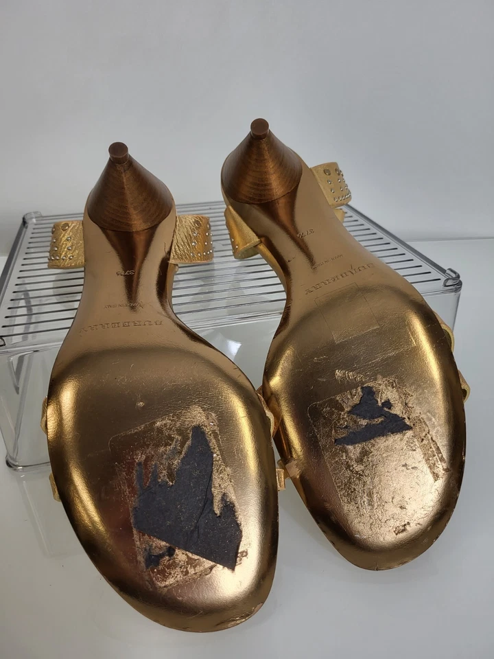 Tacones Burberry Gold Talla 37.5 (Leer descripción) Foto 4 de 4