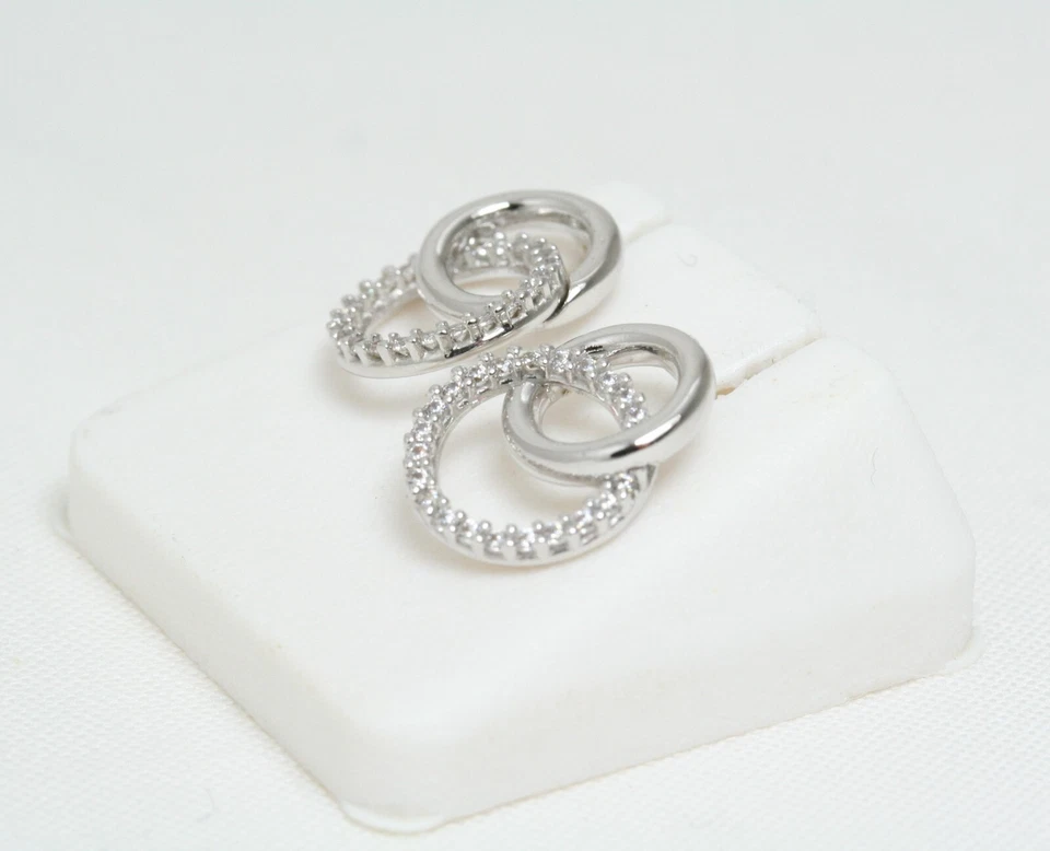 Orecchini pendenti da donna a Cerchio in Oro Bianco 18 Kt e Zirconi nuovi - Immagine 3 di 4