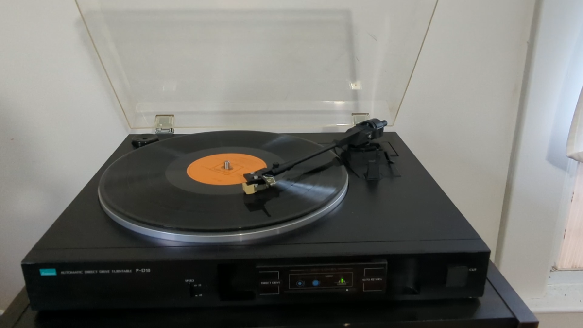 Sansui P-D10 Automatic Direct Drive Turntable Record Player