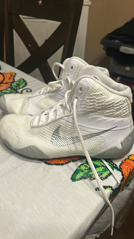 Nike White/Gray High-Top Lace-Up Wrestling Shoes Athletic Footwear