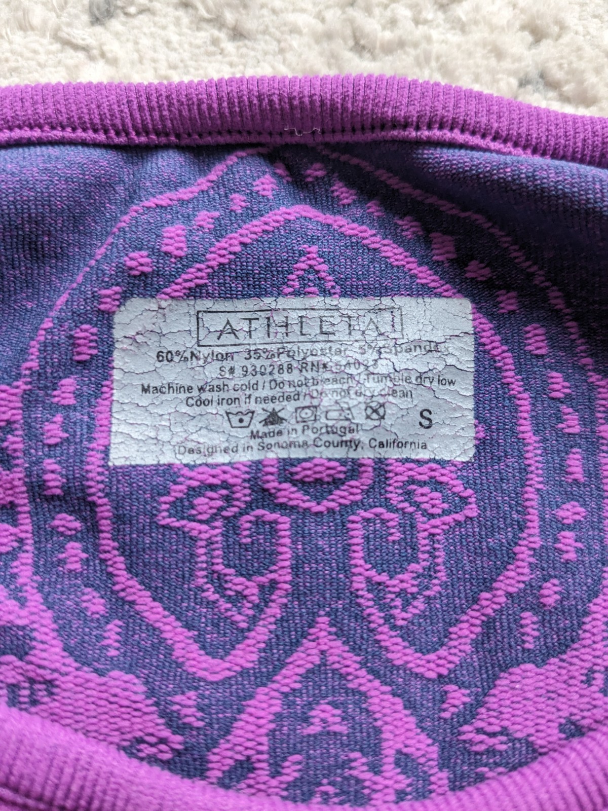 Athleta Patterned Long sleeve Workout Top Women's… - image 3