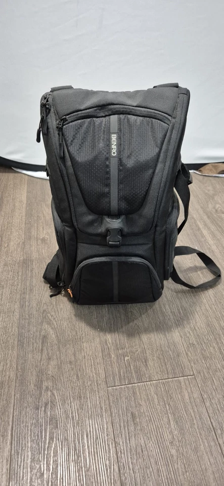 Camera Backpack (DSLR/CSC) by BENRO Coolwalker CW200 Black (UK Stock) - Image 2 of 4