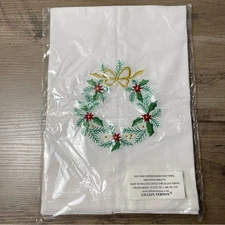 Lillian Vernon Set of Four Appliquéd Christmas Holiday Guest Cotton Hand Towels