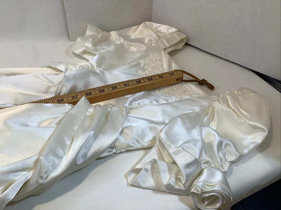 1990s Girl Off White Satin Puffy Sleeve Long Special Occasion Dress Size S ** - Image 4 of 4