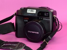 Olympus CAMEDIA C-5060 Wide Zoom 5.1MP Digital Camera  Very Good Condition 