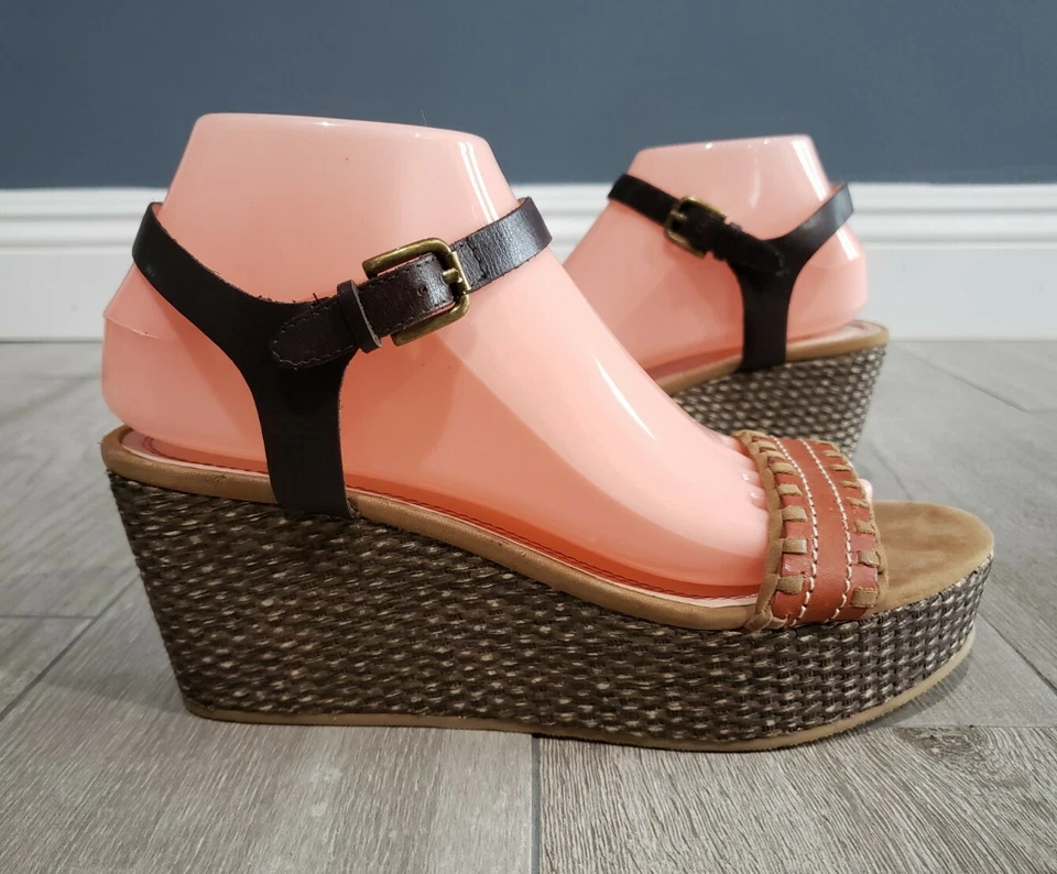 Sandálias Plenty by Tracy Reese Polly plataforma de couro cunha aberta tamanho 38.5/8.5 - Imagem 2 de 4