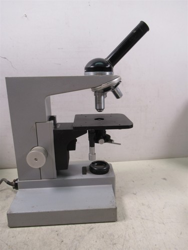 Leitz Wetzlar SM-LUX Monocular Microscope with 3 Objectives 40x 10x 4x - Afbeelding 8 van 18
