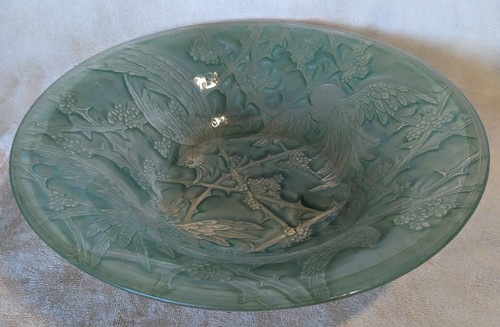 Phoenix/Consolidated Glass Company GREEN Cockatoo Parrot Large 13" Bowl - Picture 6 of 15