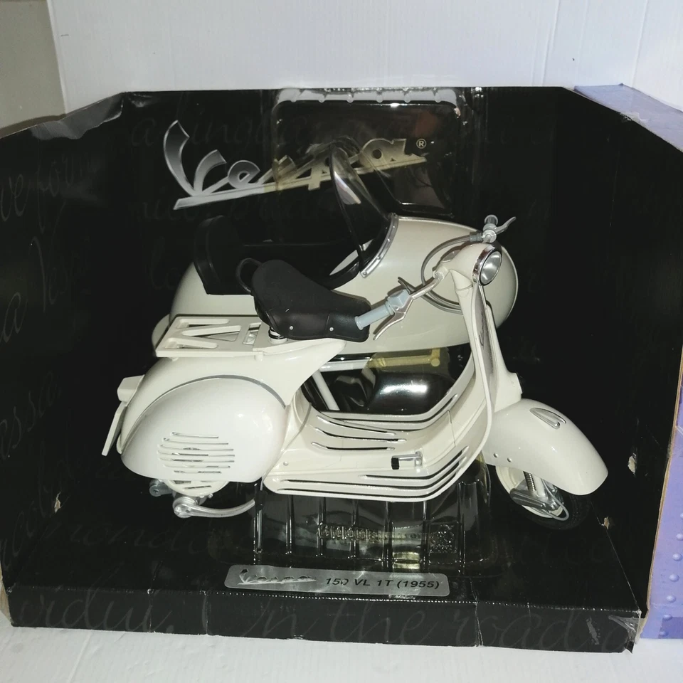 NEW RAY 1/6 VESPA PIAGGIO 150 VL 1T 1955 CON SIDECAR - Immagine 2 di 3