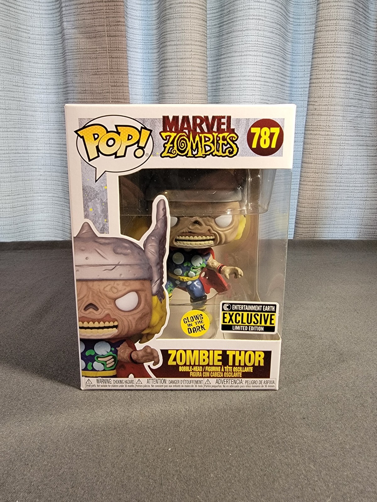 Funko Pop! Marvel Zombies - Zombie Thor (Glow) - Ee Exclusive #787 +Protector