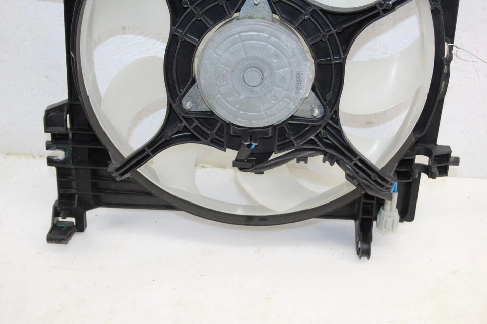 Ventilador de radiador Subaru WRX 2015-2021 OEM FC14 Foto 3 de 4