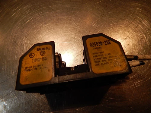 Buss R25030-2SR 1BR002 250V-30A 2-Slot Fuse Holder  *FREE SHIPPING*
