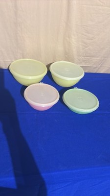 Vintage Tupperware Pastel Wonderlier Nesting Bowls with Lids - 4 Piece
